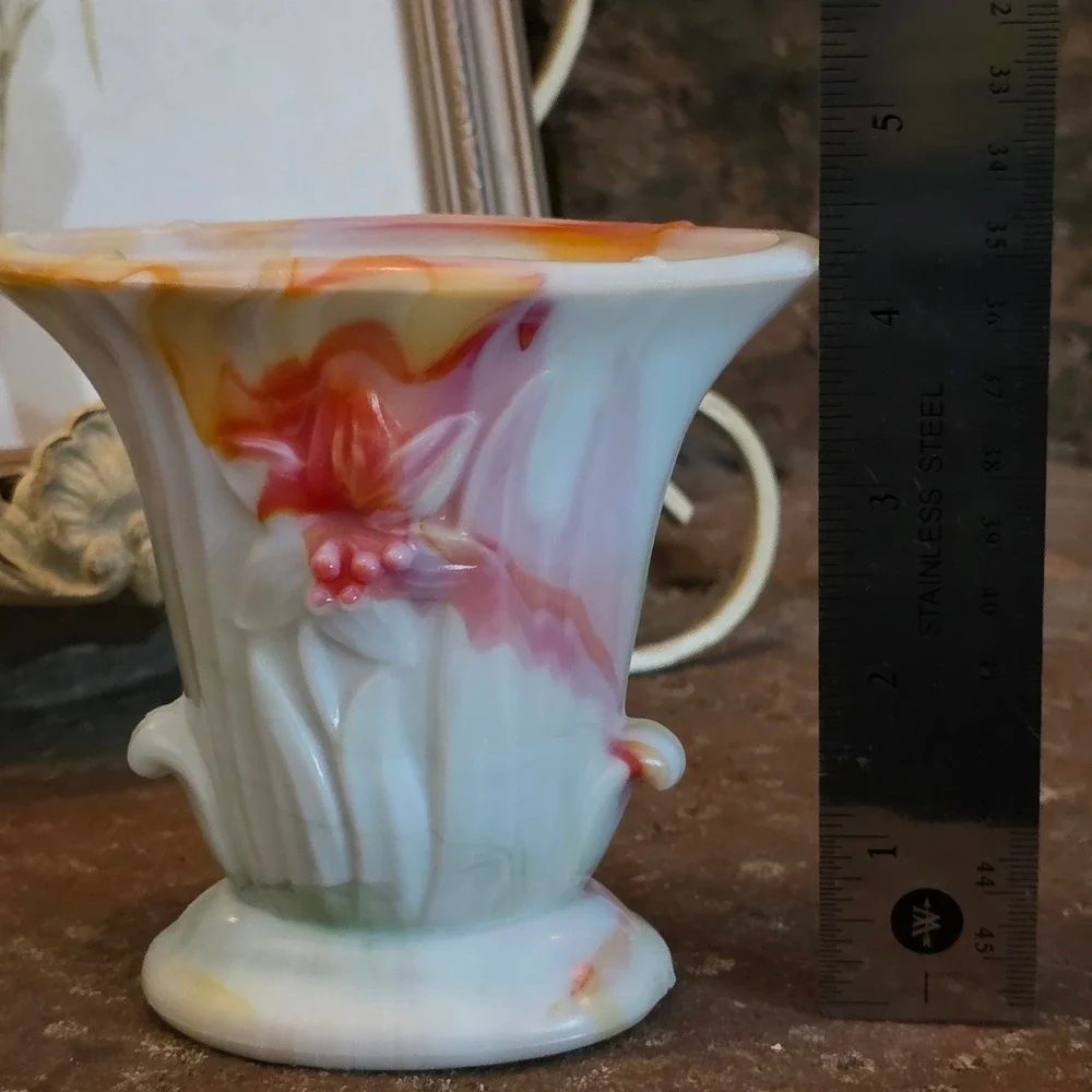 Vintage Akro Agate Slag Glass Cornucopia Vase Floral Lily Multi Color Swirl 4.5